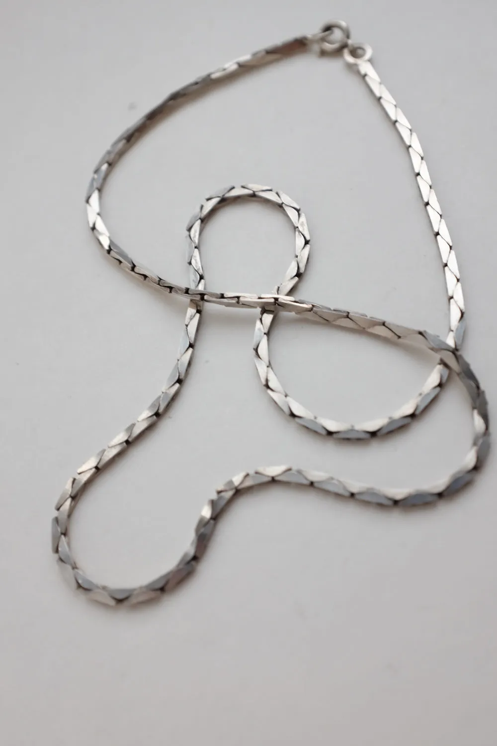 CLASSY STERLING SILVER 925 VINTAGE NECKLACE
