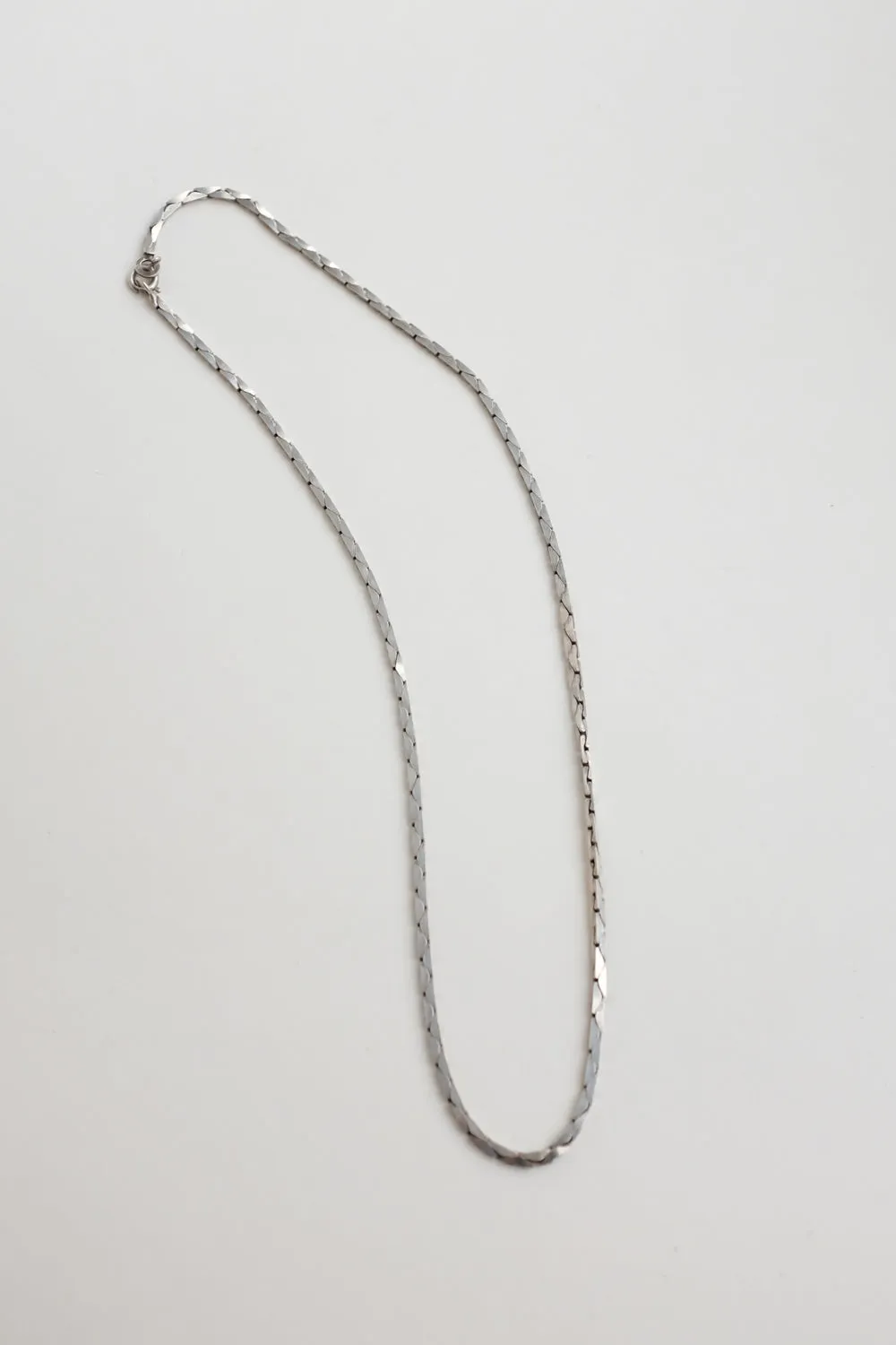 CLASSY STERLING SILVER 925 VINTAGE NECKLACE