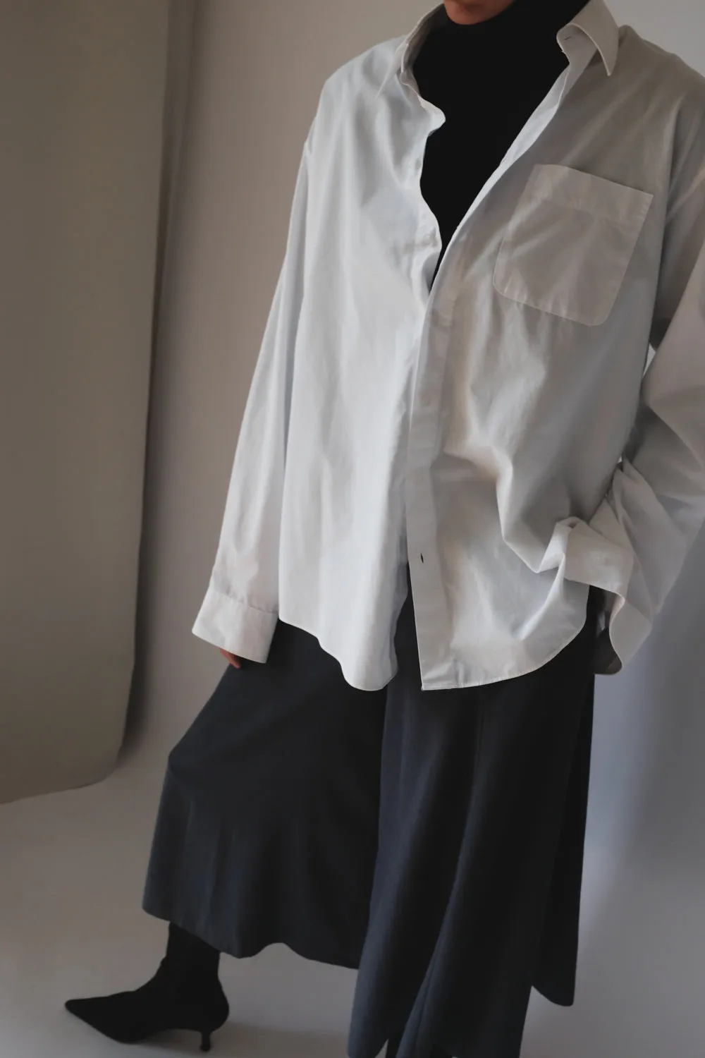 CLASSY VINTAGE WHITE SHIRT