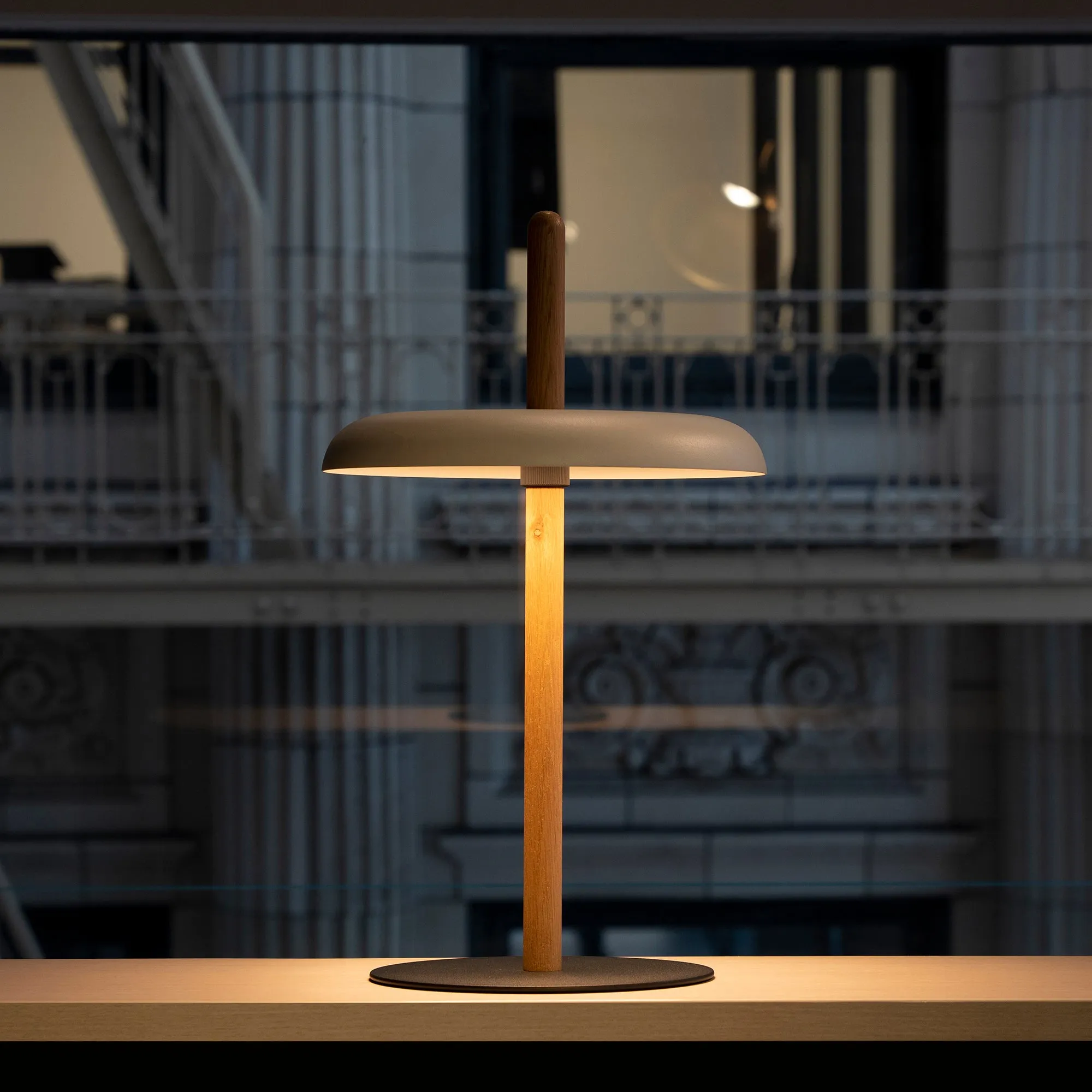 Nivél Portable Table Lamp