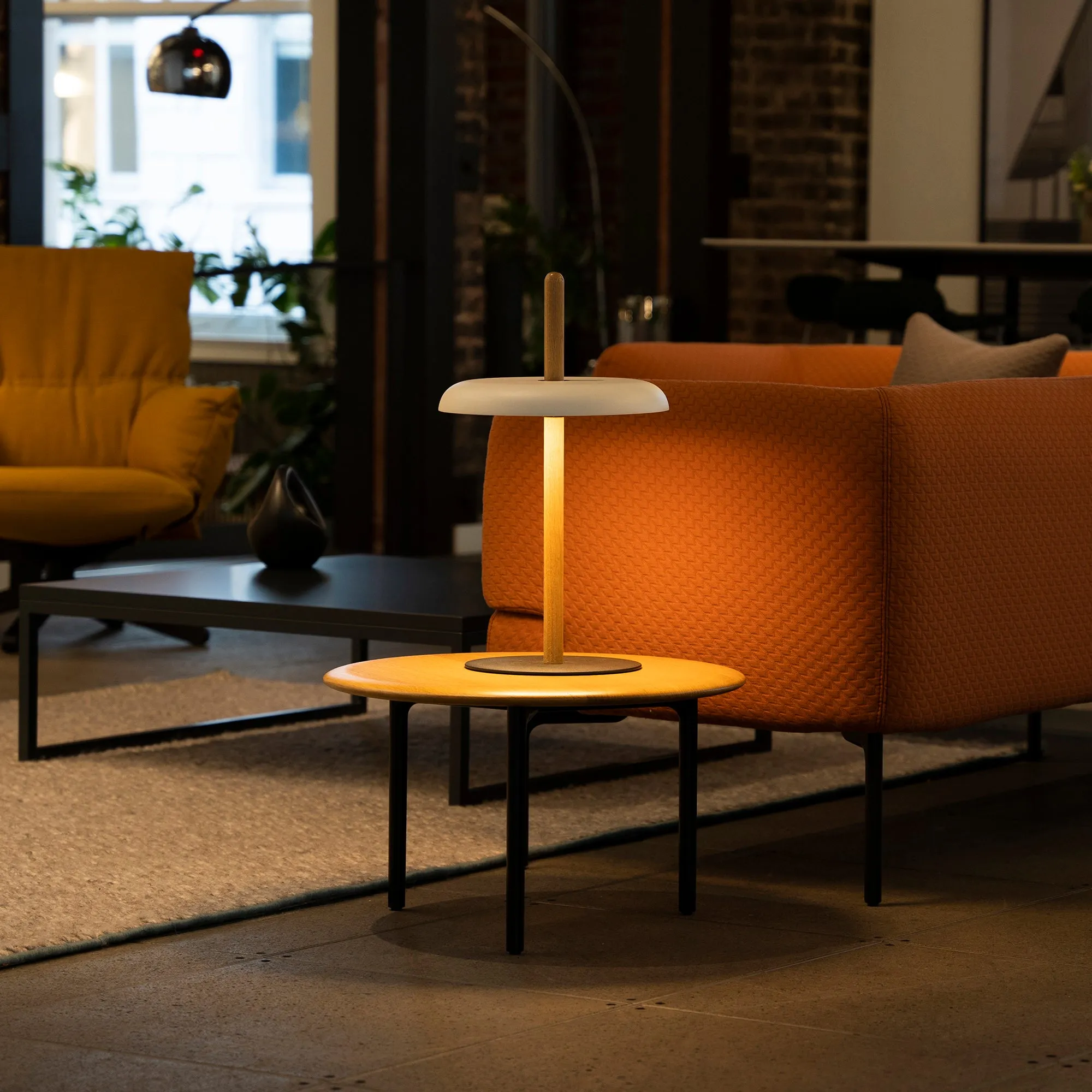 Nivél Portable Table Lamp
